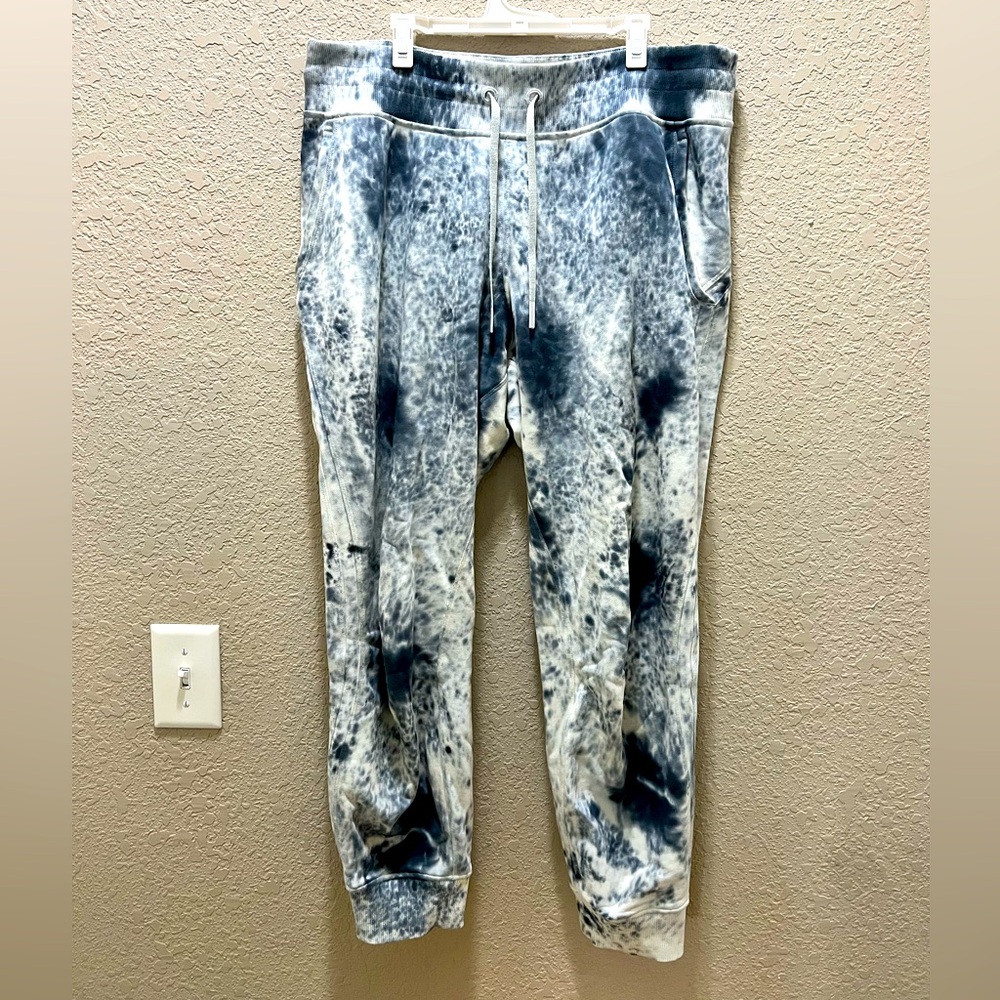 Lululemon Scuba Limited Edition Print Joggers